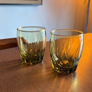 VINTAGE ANCHOR HOCKING -  Central Park Ivy Green Swirl Glasses Set of 2